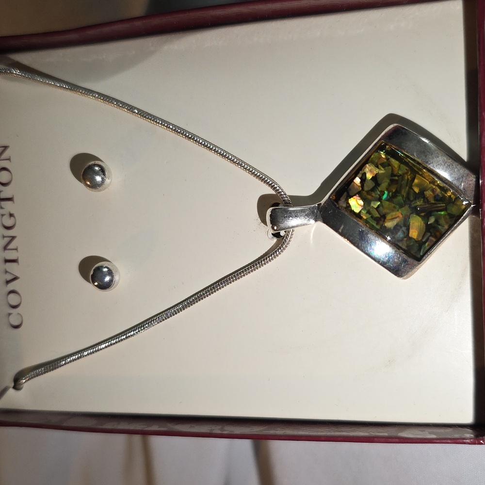 Vintage Covington Silver Necklace with Green Gemstone Pendant